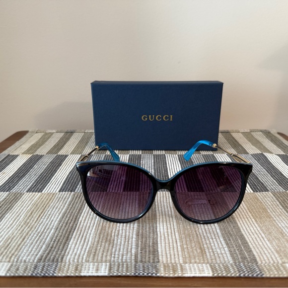 Gucci Women's Turquoise Sunglasses - Picture 1 of 6